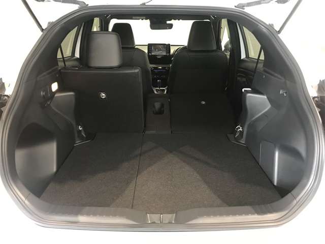 Toyota Yaris Cross 12