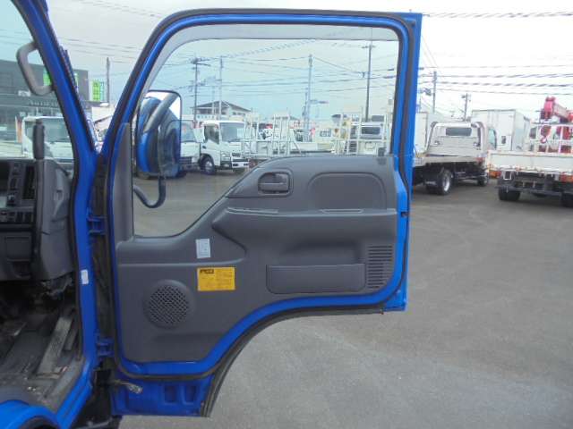 Isuzu Elf 12