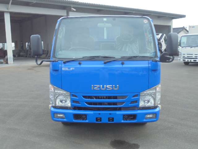 Isuzu Elf 8