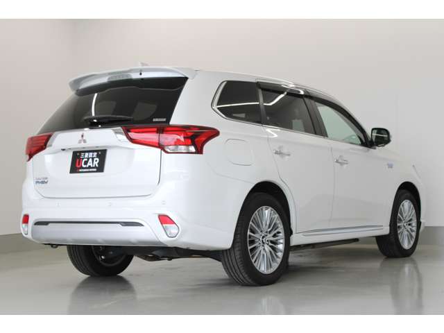 Mitsubishi Outlander PHEV 4