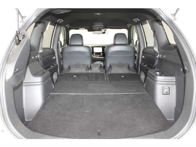 Mitsubishi Outlander PHEV 8