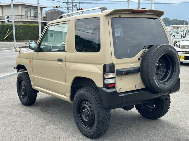 Mitsubishi Pajero Mini 7