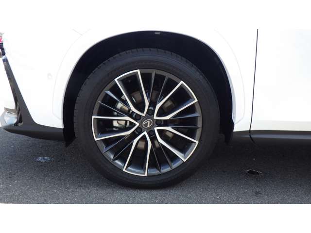 Lexus NX 9