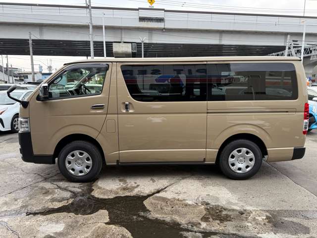 Toyota Hiace Van 3