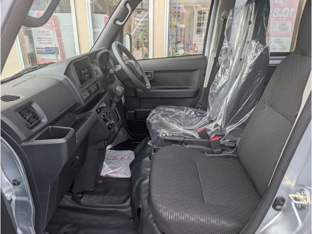 Daihatsu Hijet Cargo 12