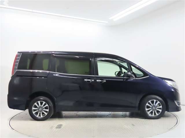 Toyota Esquire 5