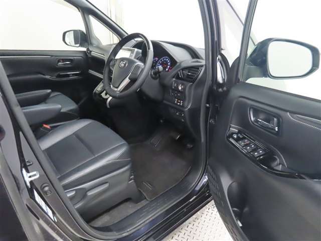 Toyota Esquire 10