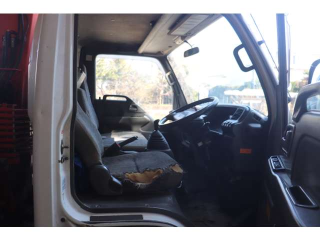 Isuzu Elf 7