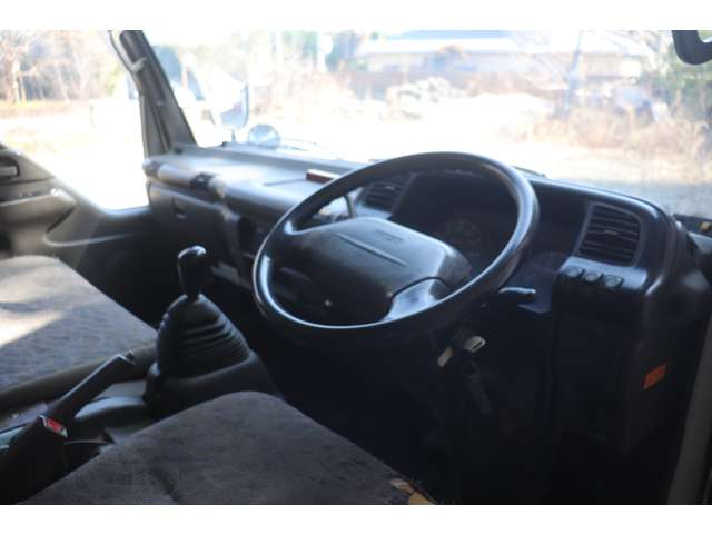 Isuzu Elf 8
