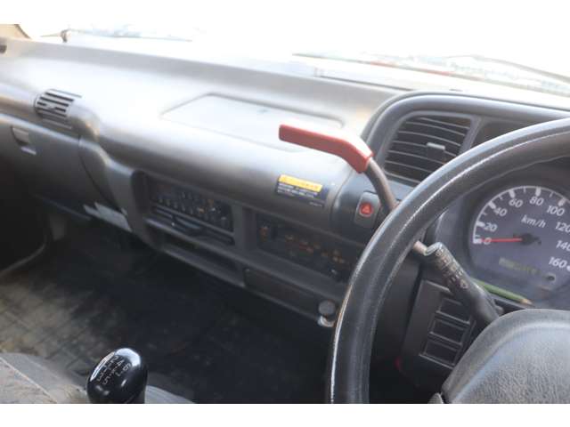 Isuzu Elf 9