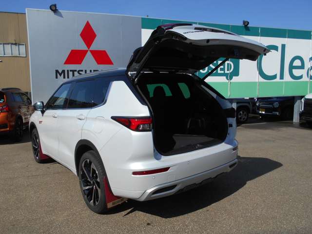 Mitsubishi Outlander 4