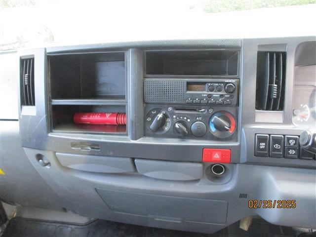 Isuzu Elf 12