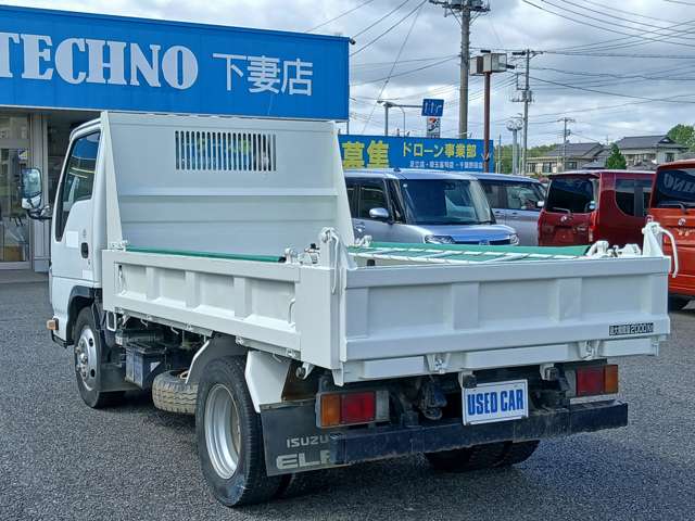 Isuzu Elf 7