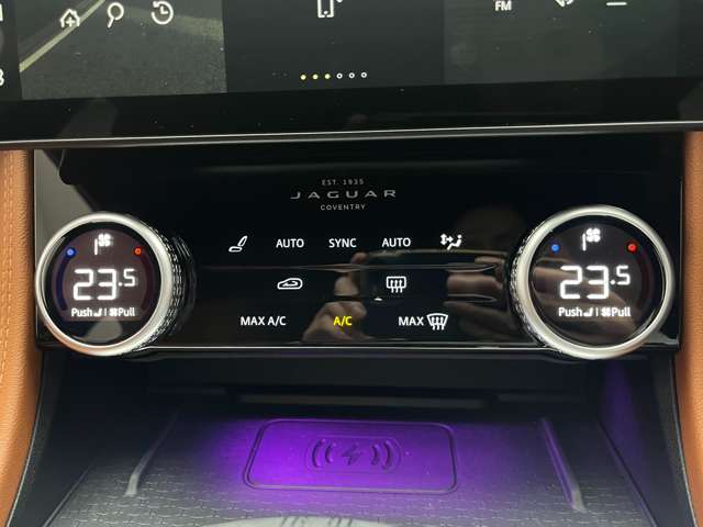 Jaguar F-Pace 10