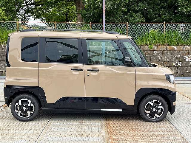 Mitsubishi Delica Mini 4