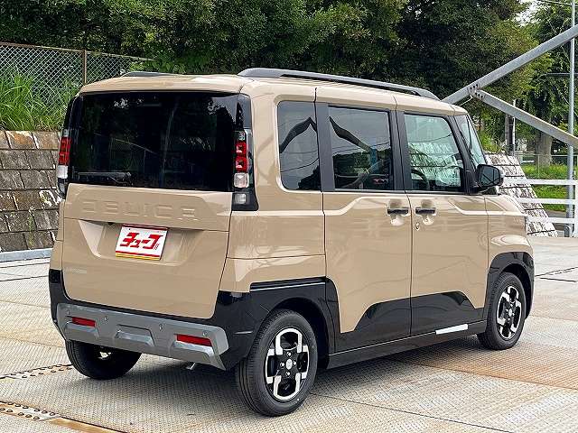 Mitsubishi Delica Mini 5