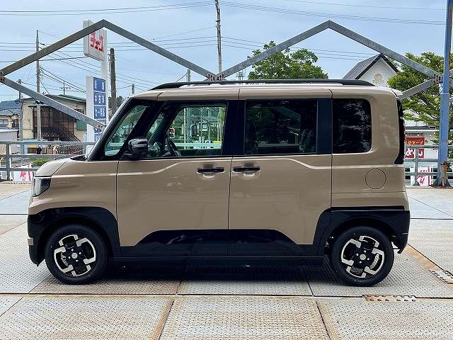 Mitsubishi Delica Mini 8
