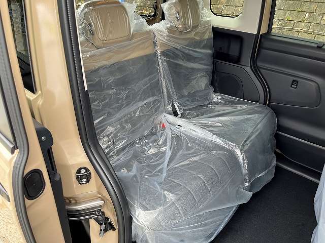 Mitsubishi Delica Mini 10