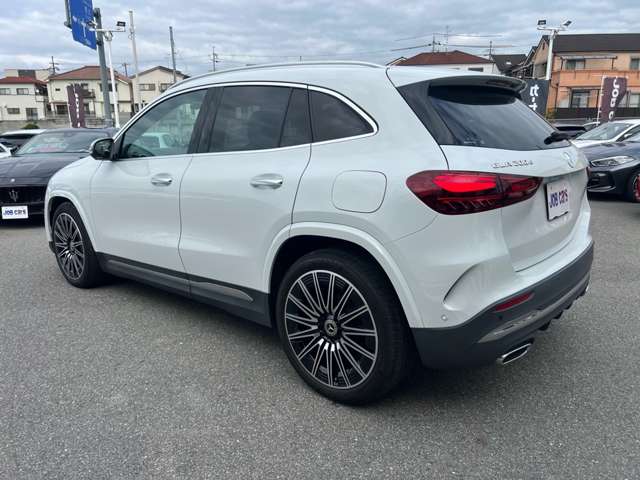 Mercedes-Benz GLA-Class 11