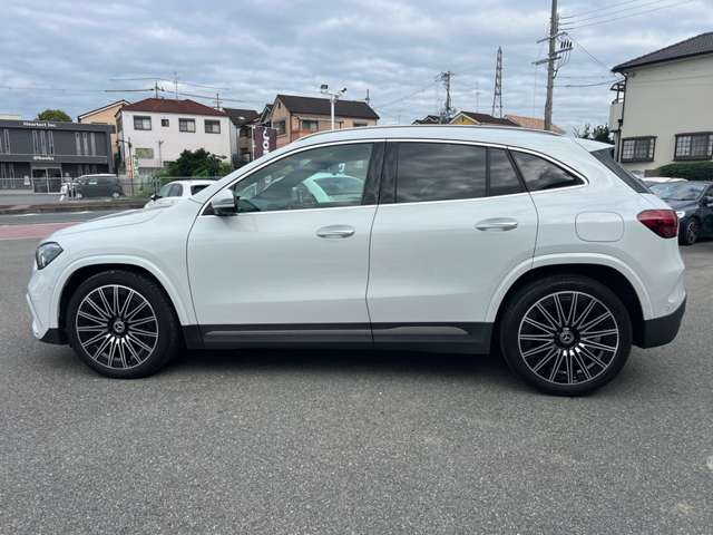 Mercedes-Benz GLA-Class 12