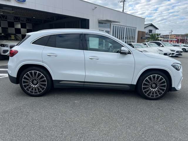 Mercedes-Benz GLA-Class 8