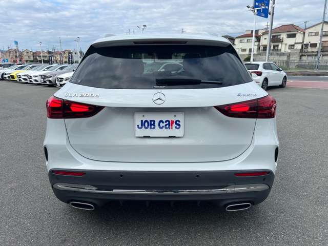 Mercedes-Benz GLA-Class 10
