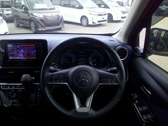 Mitsubishi eK X 12