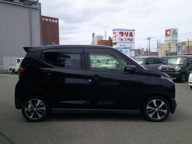 Mitsubishi eK X 4