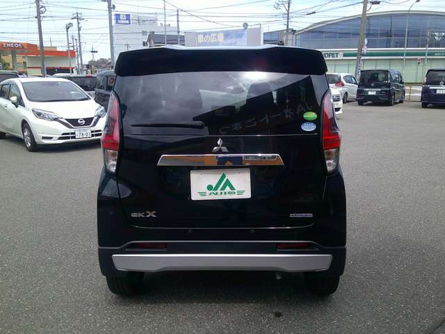 Mitsubishi eK X 6