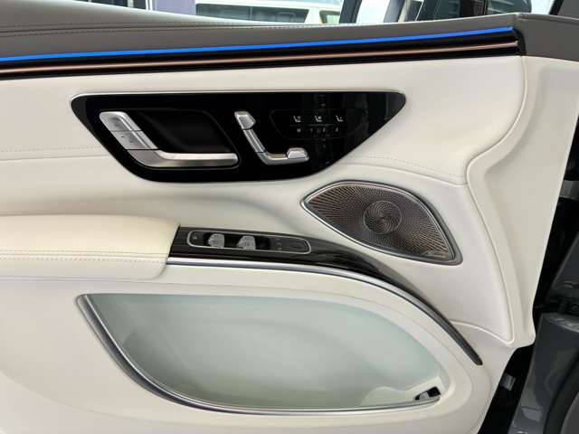 Mercedes-Benz EQS SUV 11