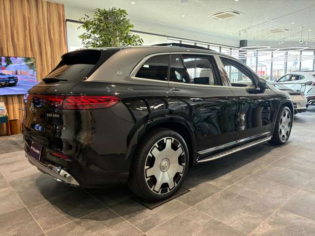 Mercedes-Benz EQS SUV 4