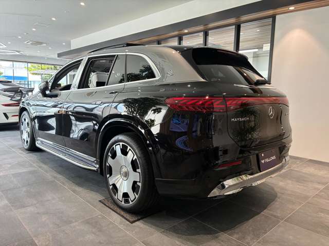 Mercedes-Benz EQS SUV 5