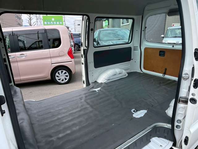 Nissan Vanette 11