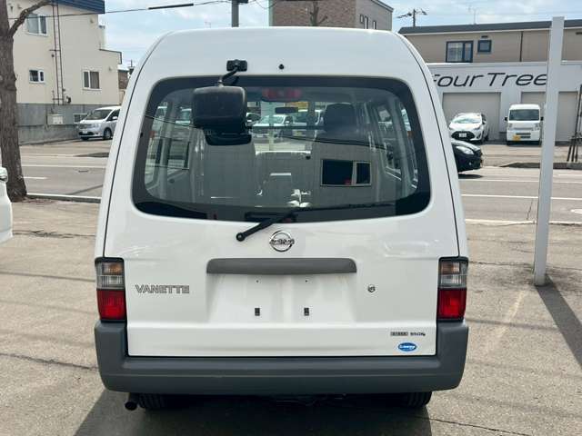 Nissan Vanette 6