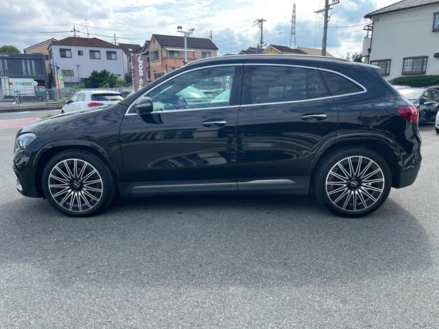 Mercedes-Benz GLA-Class 12
