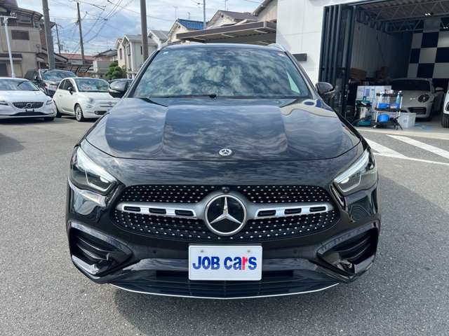 Mercedes-Benz GLA-Class 6