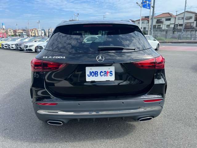Mercedes-Benz GLA-Class 10