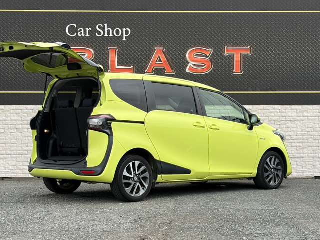 Toyota Sienta 12