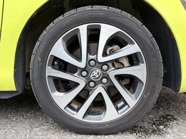 Toyota Sienta 4