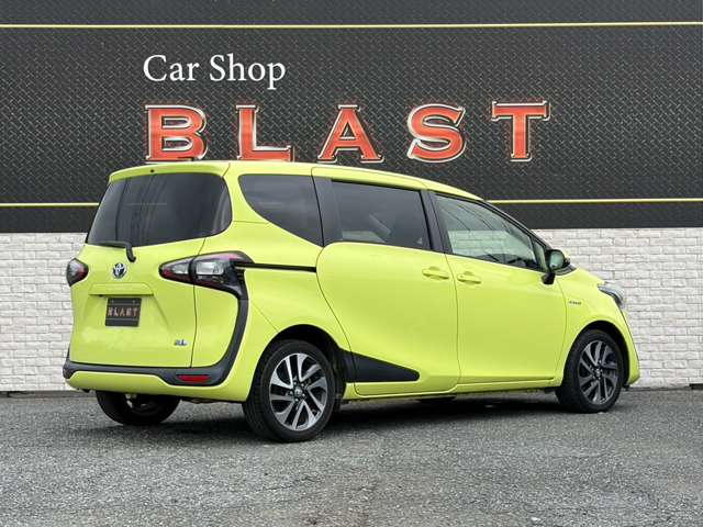 Toyota Sienta 9