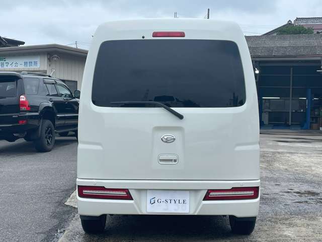Daihatsu Hijet Cargo 11