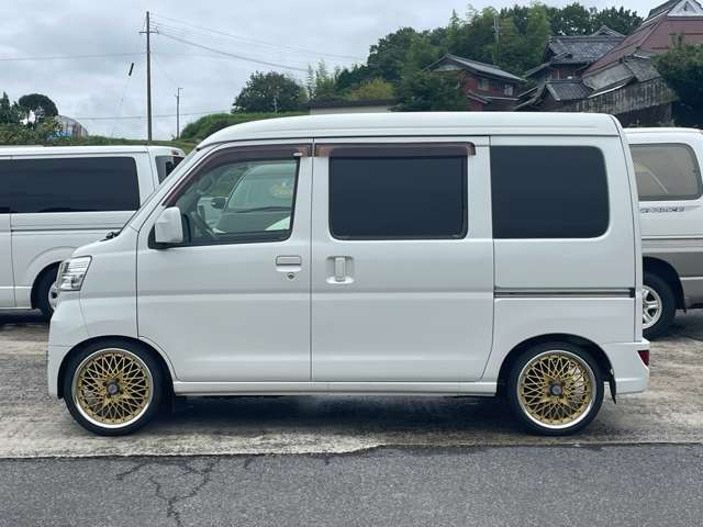 Daihatsu Hijet Cargo 8