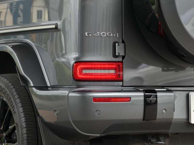 Mercedes-Benz G-Class 4