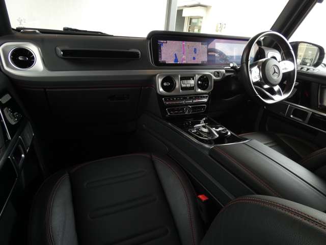 Mercedes-Benz G-Class 8