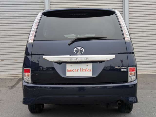 Toyota Isis 7