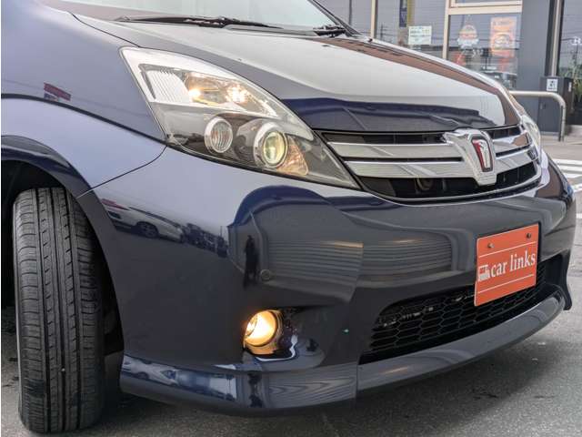 Toyota Isis 10