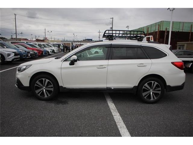 Subaru Legacy Outback 11