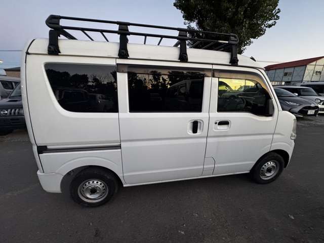 Mitsubishi Minicab Van 12