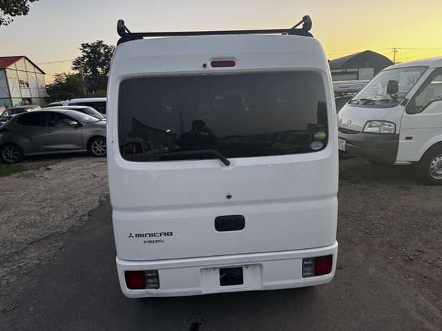 Mitsubishi Minicab Van 9