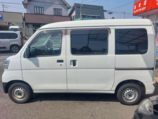 Daihatsu Hijet Cargo 2
